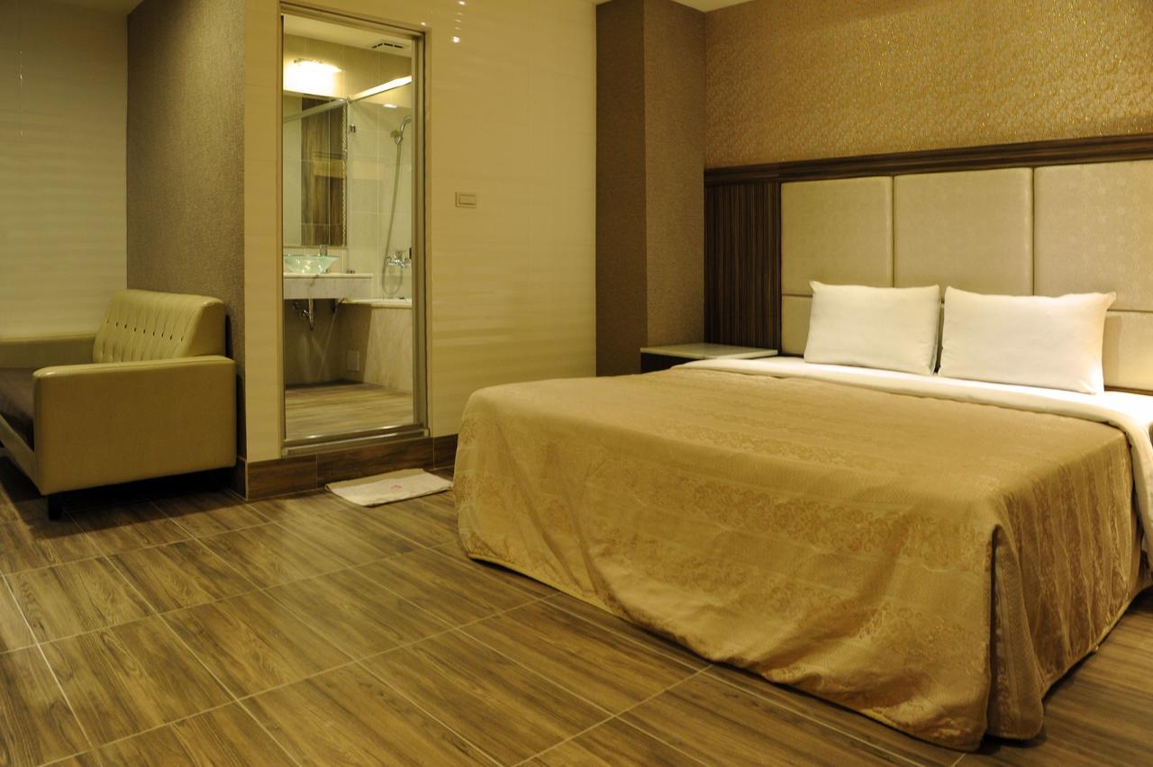 Maple Hotel Tainan Exterior foto