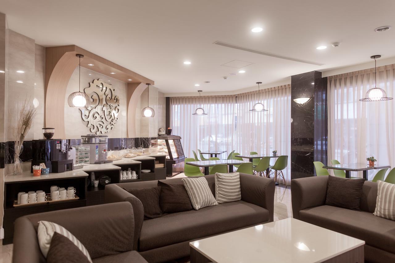 Maple Hotel Tainan Exterior foto