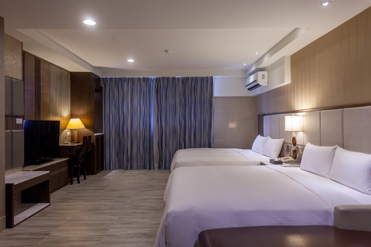 Maple Hotel Tainan Exterior foto