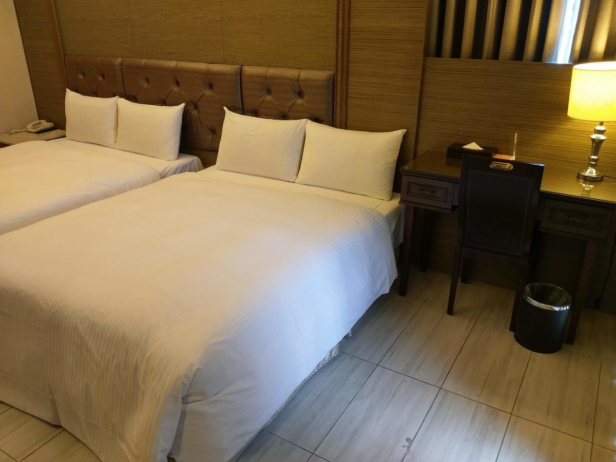 Maple Hotel Tainan Exterior foto
