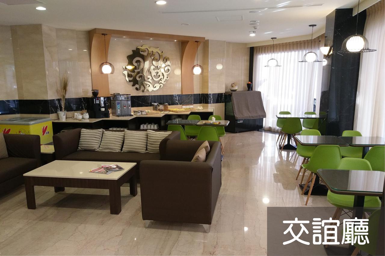 Maple Hotel Tainan Exterior foto